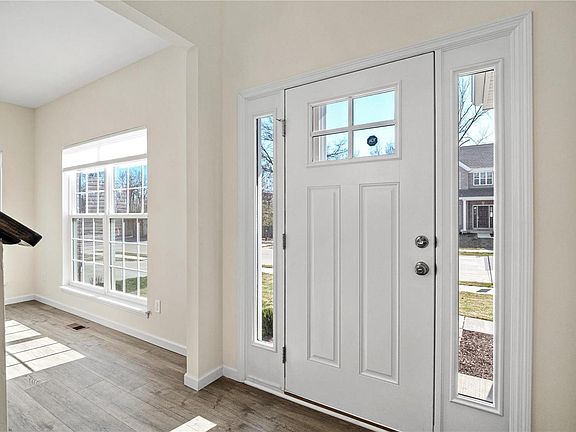 2nd image of 4267 Lions Chase Dr