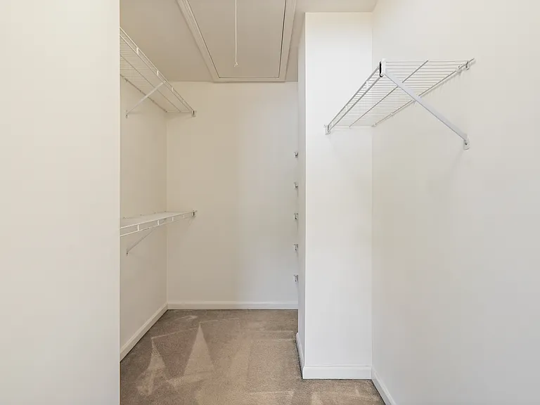 2435 Bedford St #21 — Photo 17