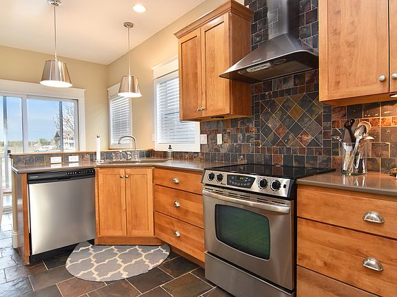 3rd image of 4717 W Perry Cir