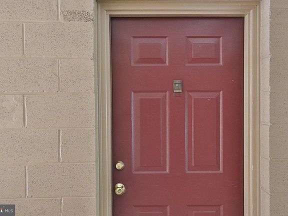5th image of 8463 Crozier Ct APT 301