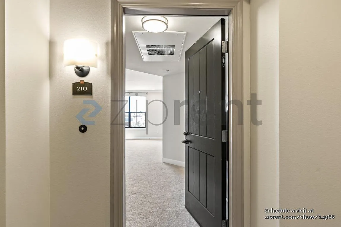 2 bed, 1138 sqft, $4,825 — Photo 3