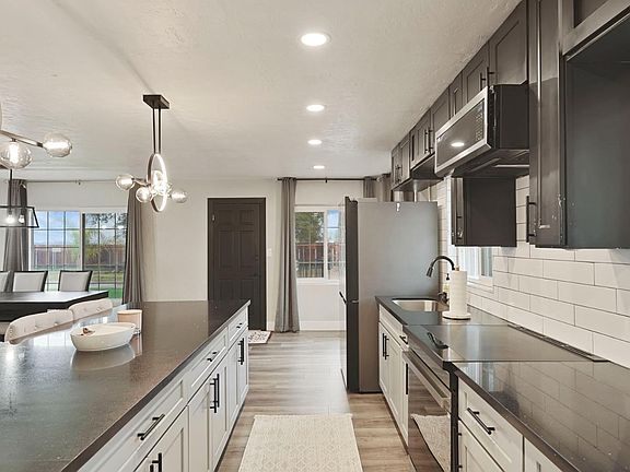 5th image of 2948 E Woodbridge Rd