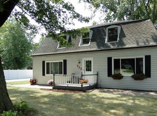 733 S Cedar Rd, New Lenox, IL 60451