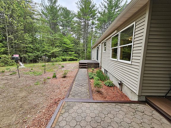 2nd image of 10 Steele Woods Rd