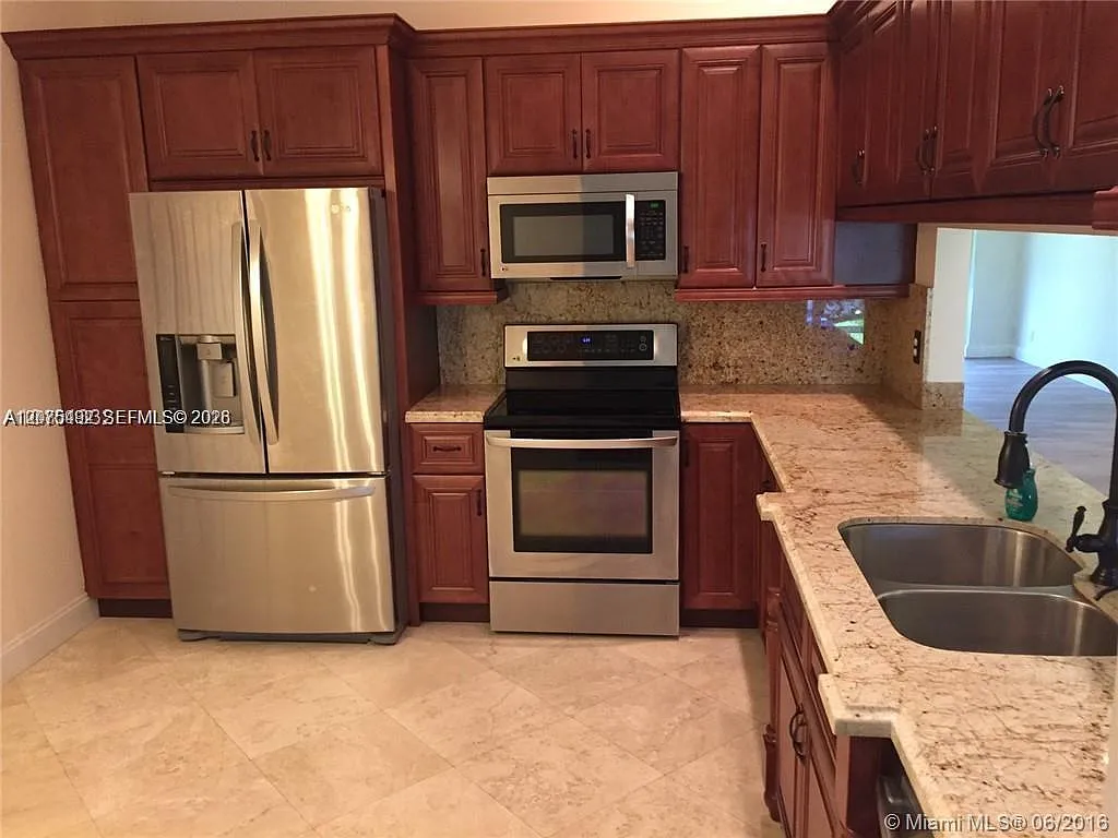 4 bed, 2.0 bath, 1485 sqft, $3,300 — Photo 3