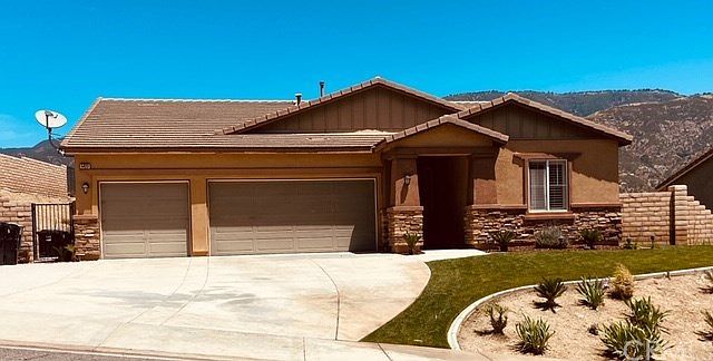 1st image of 5423 N Pinnacle Ln