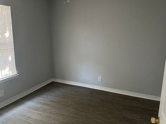 5th image of 1221 Brentom Ct
