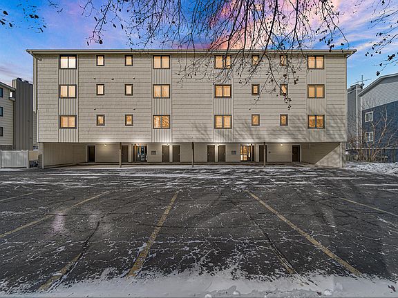 4th image of 2 Marine Dr APT 6