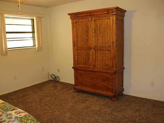 4th image of 1603 Live Oak Pl