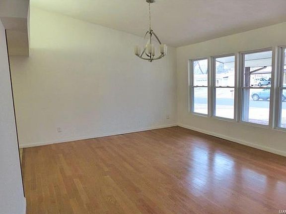3rd image of 2380 Brook Dr