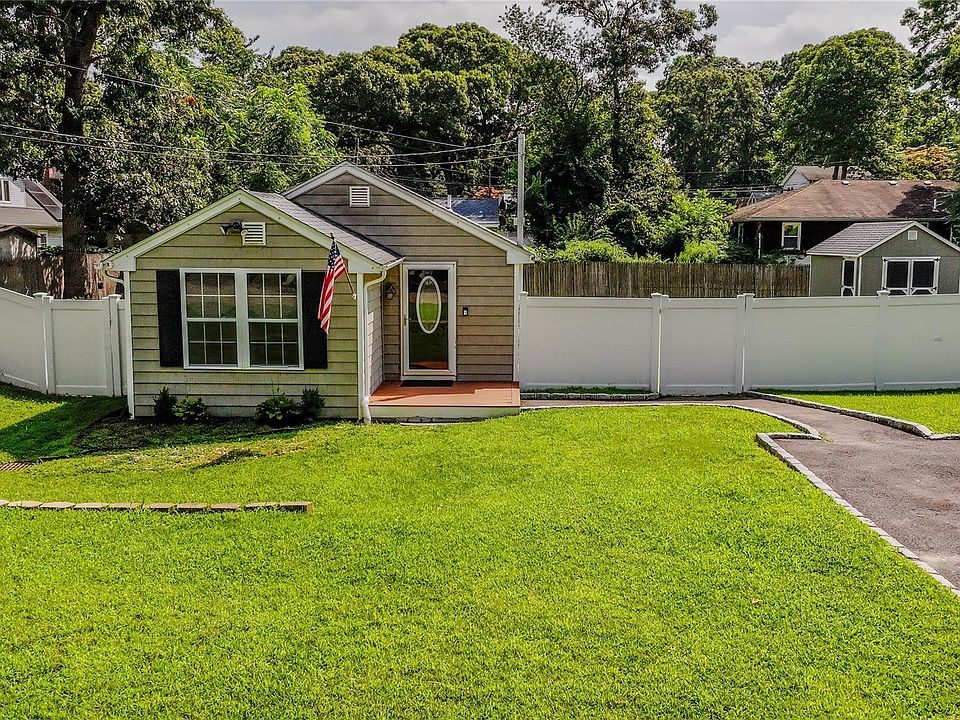 1st image of 17 Connelly Drive