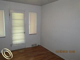 4th image of 23150 Sussex Ave