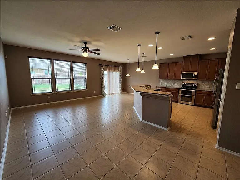 222 Telluride Dr — Photo 3