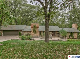 6056 Country Club Oaks Pl, Omaha, NE 68152