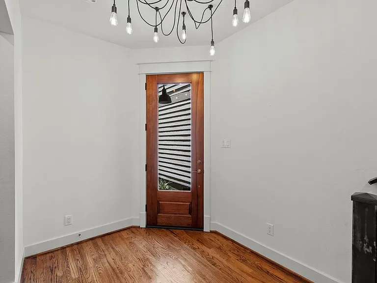 4503 Floyd St — Photo 7