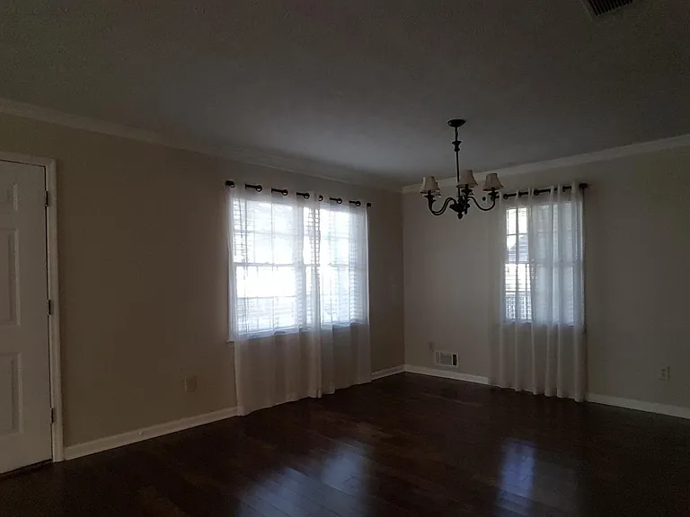 07-Dining Room