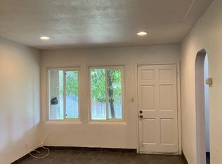 3373 E Clinton Ave APT B, Fresno, CA 93703