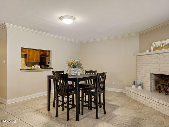 4th image of 112 Hillside Dr APT 39