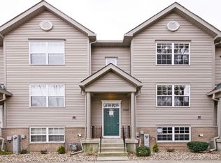 1907 S Austrian Pine St, Lockport, IL 60441