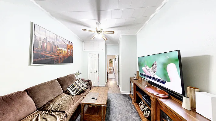 Rented by Trademarko Realty Inc | media 7