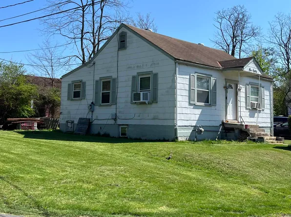 180 N Winchester Ave, Waynesboro, VA 22980