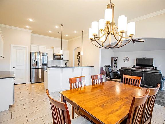 5th image of 1700 Abbey Ln