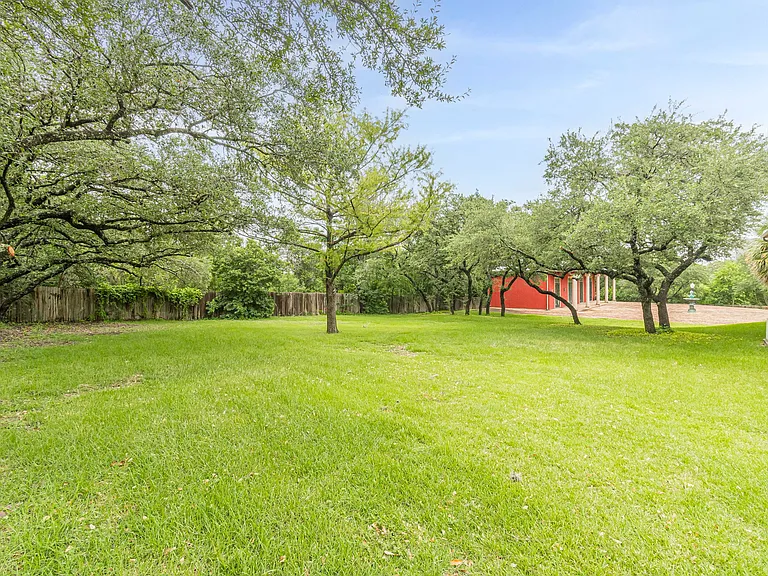 3847 Tupelo Ln #A — Photo 28