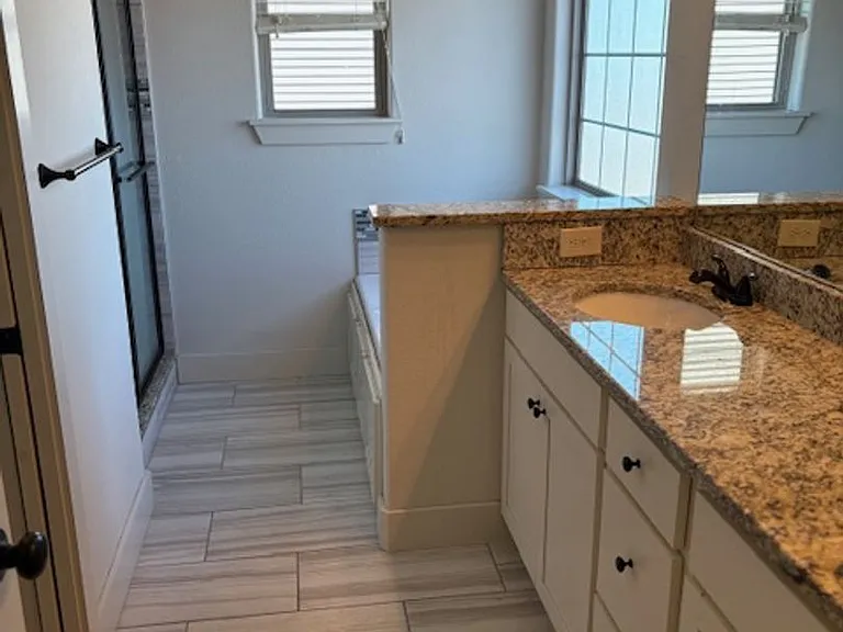 3104 SW Riverstone Ave — Photo 9