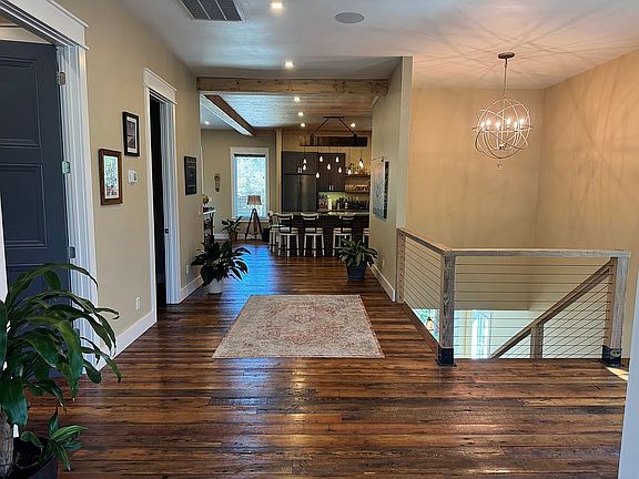 5th image of 525 Ricker Ave