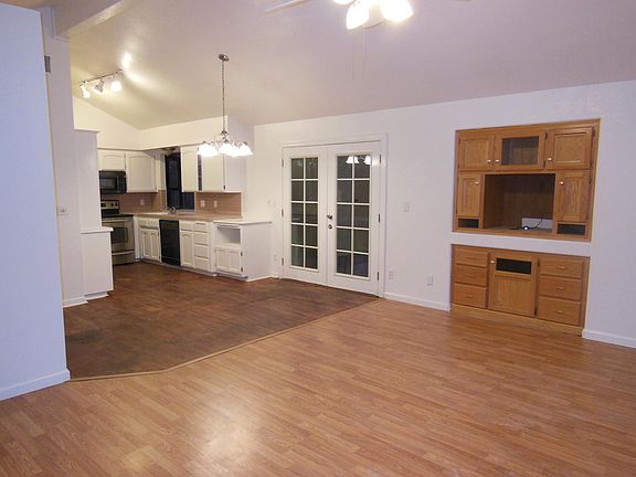 3rd image of 1872 E Brandon Ln