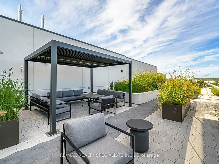 415 Main St W #703 — Photo 22