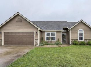 325 W 26th Ln, Eudora, KS 66025