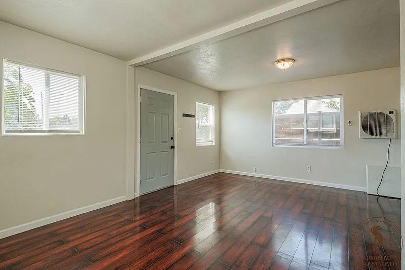 2 bed, 1.0 bath, 941 sqft, $1,750 — Photo 3