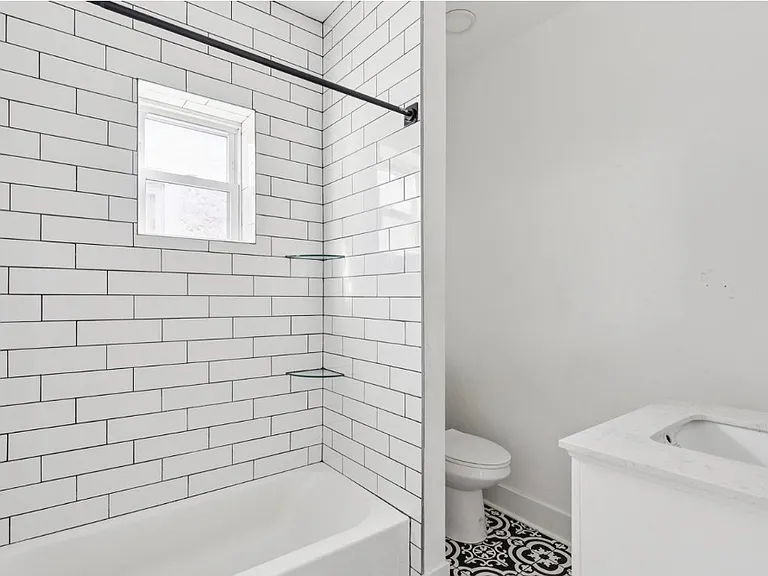 5521 Media St — Photo 14