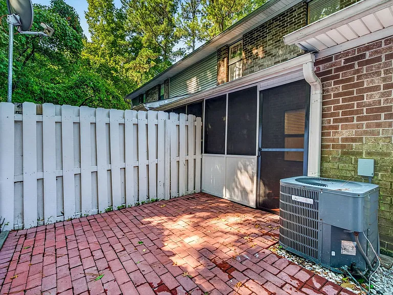 6239 Lucille Dr — Photo 23