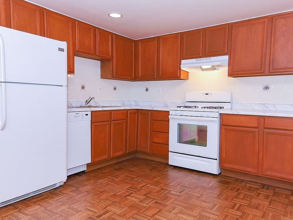 1st image of 63 E 118th St #1