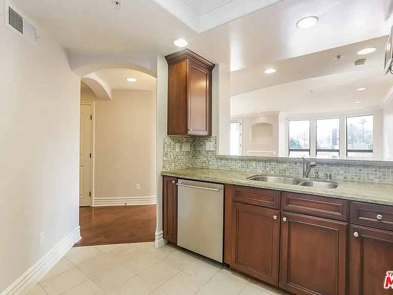 12026 Hoffman St #402 — Photo 14
