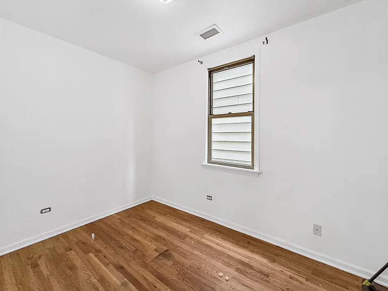 454 W 26th St #1 — Photo 8
