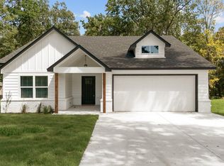 1417 Rockwood Dr, Grove, OK 74344