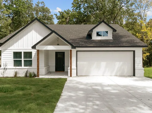 1417 Rockwood Dr, Grove, OK 74344