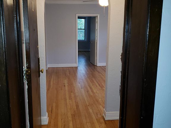 3rd image of 6415 N Albany Ave APT 3W