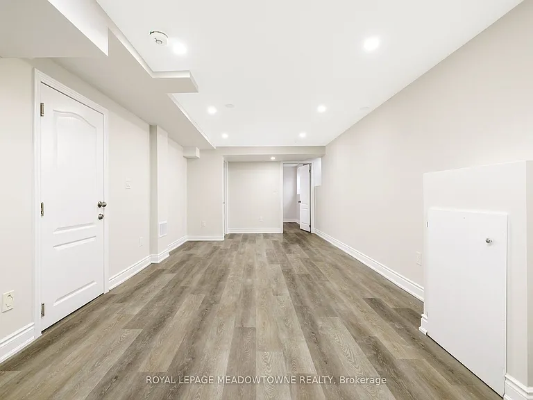 1603 Hume Way #BASEMENT — Photo 12