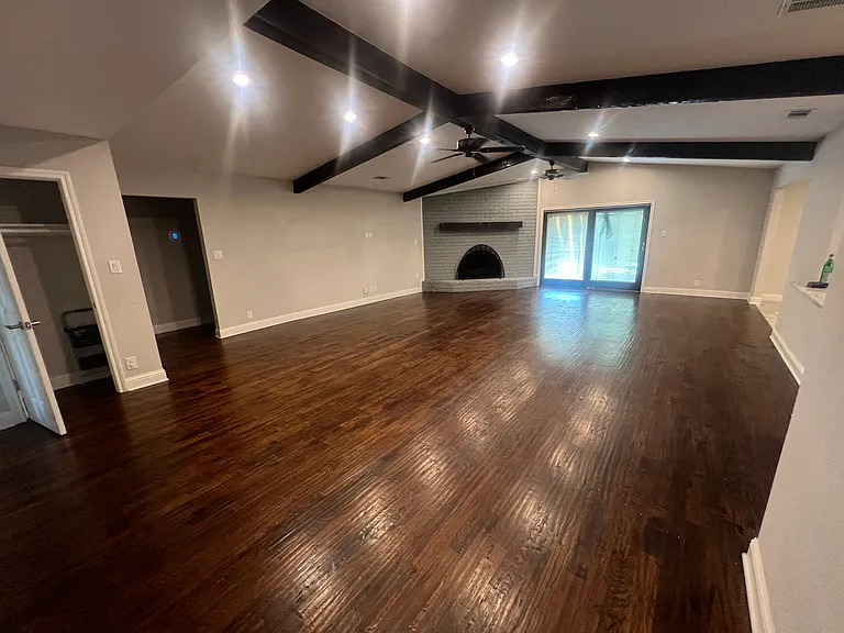 10215 Dale Crest Dr — Photo 2
