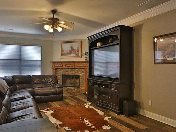 5th image of 248 Vernon Dr