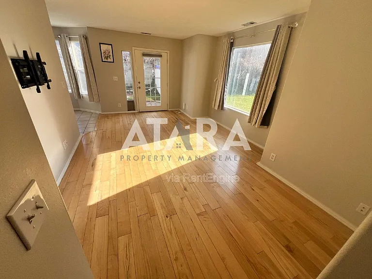 254 N Bliss Ct — Photo 9