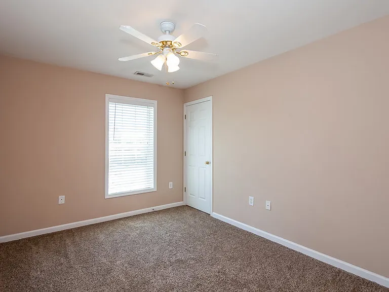 906 Houston Heights Rd — Photo 14