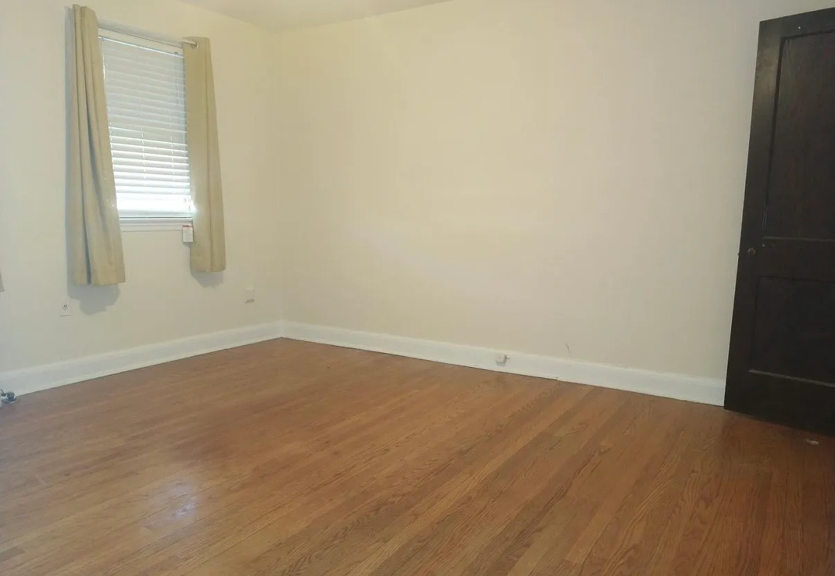 3 bed, 1200 sqft, $1,575 — Photo 2