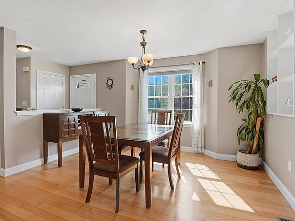 4th image of 251 Pleasantdale Rd