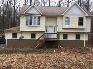 127 Louise Ln, Bartonsville, PA 18321