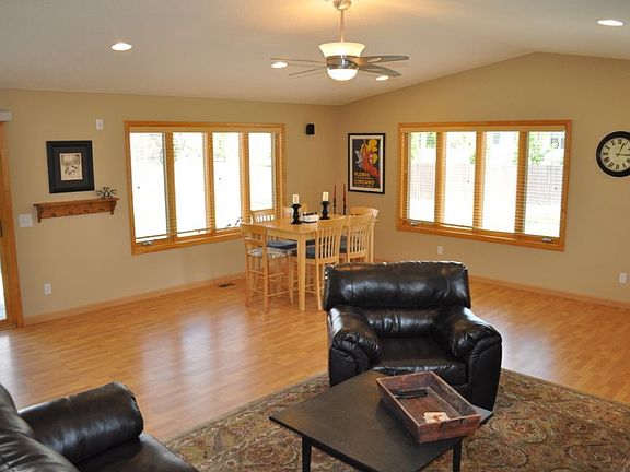 Fully finished addition Great Room (23' x 21')